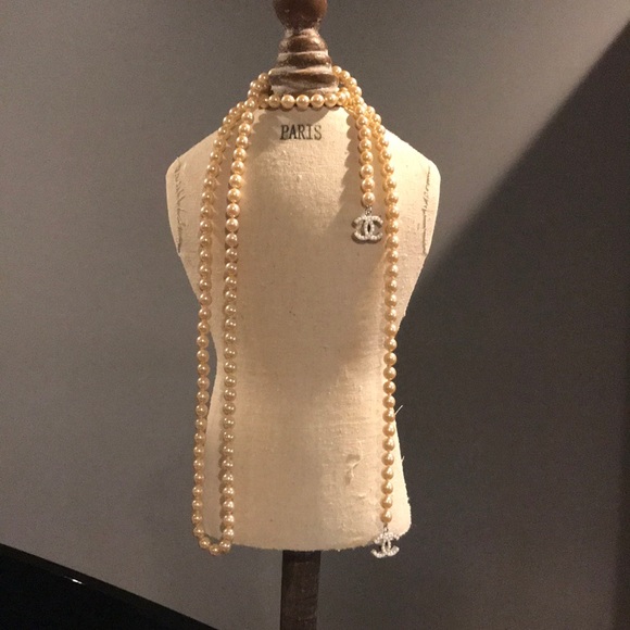 Chanel Rare Lariat CC Pearl Necklace - Picture 4 of 8